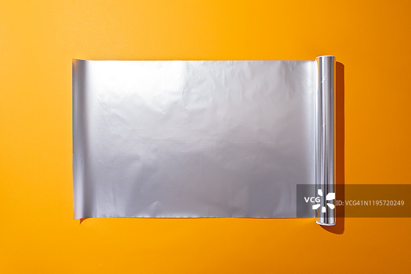 一卷已打开的铝箔图片素材