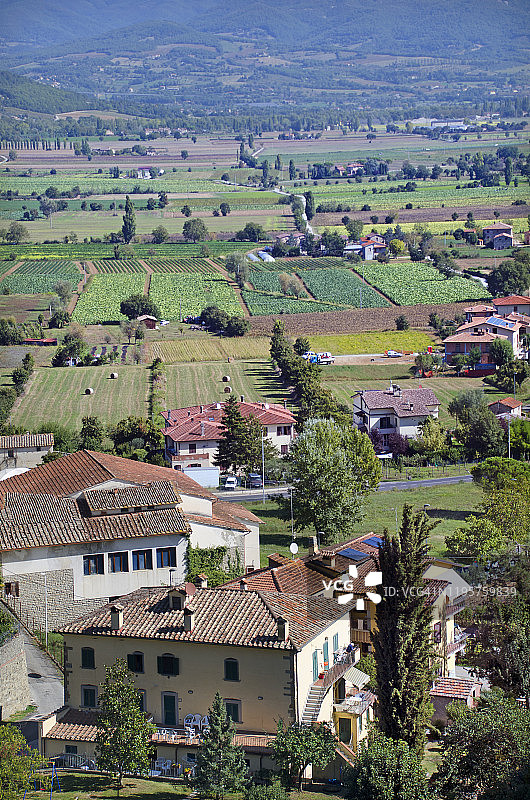 意大利安吉亚里周边的农场景观图片素材