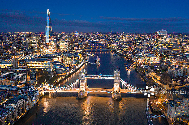 伦敦塔桥与碎片大厦背景，英国图片素材