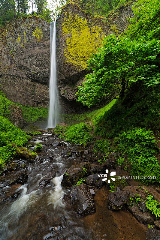 俄勒冈州哥伦比亚河峡谷拉图雷尔瀑布的长时间曝光图片素材