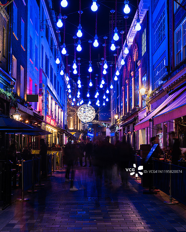 英国伦敦卡纳比街的圣诞夜灯图片素材