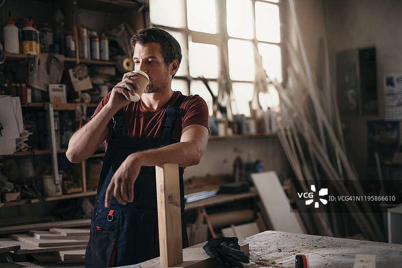 木匠在喝咖啡的素材照片图片素材