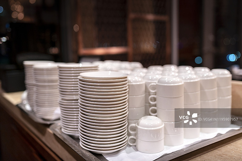 自助餐中的餐具图片素材