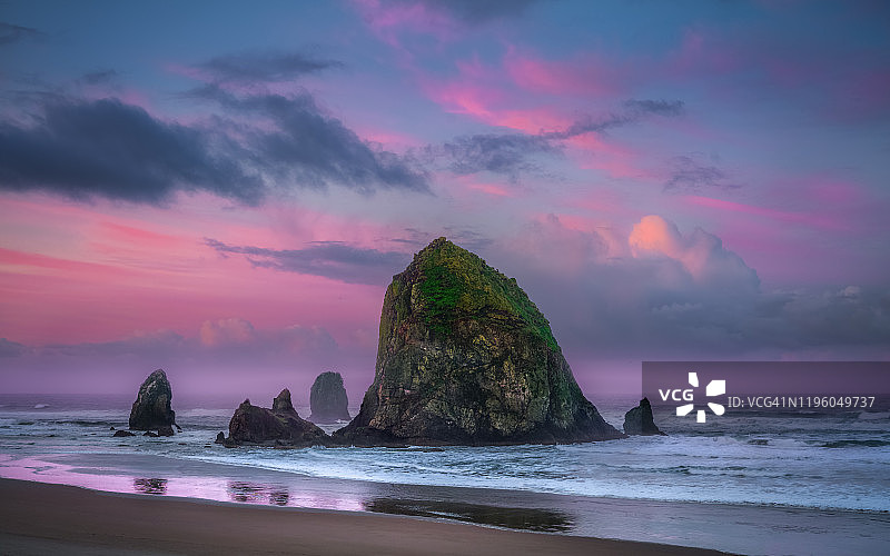 俄勒冈海岸壮丽的黎明前天空图片素材