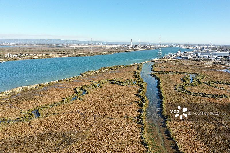 南澳大利亚阿德莱德港小溪和红树林图片素材