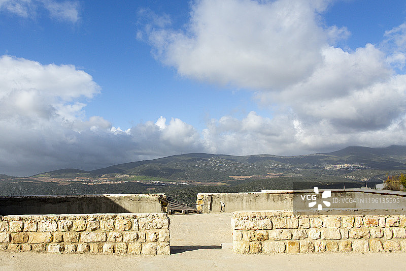 戈兰高地上部的建筑地基图片素材