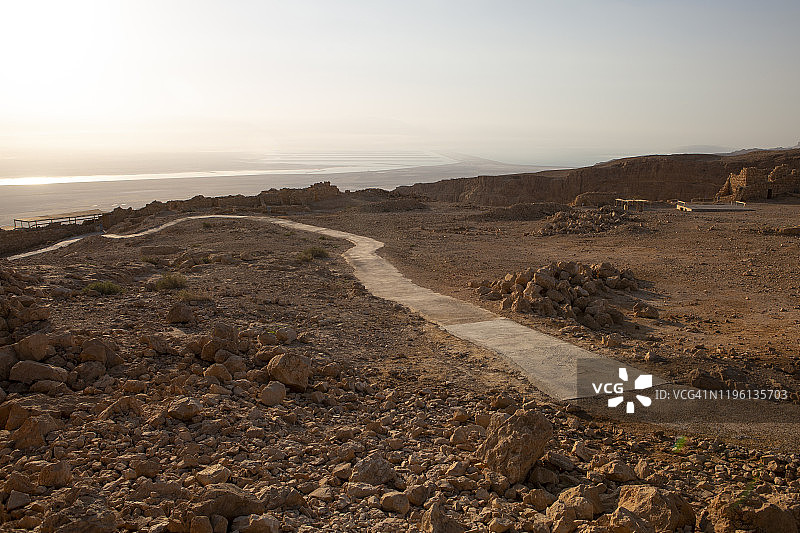 马萨达山顶日落徒步小径图片素材