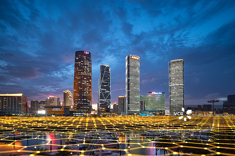 蓝色网格线的城市天际线图片素材