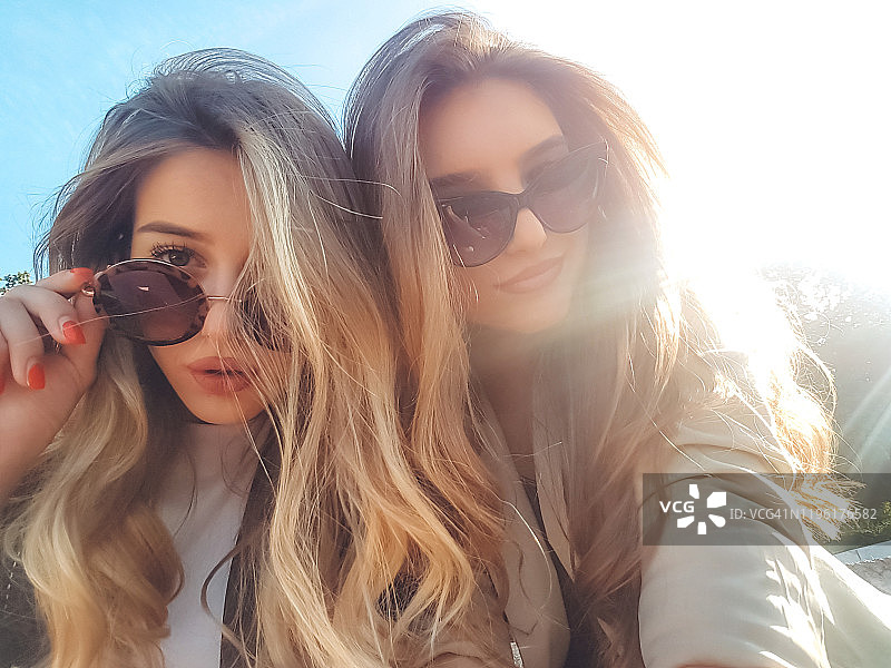 在公园自拍图片素材