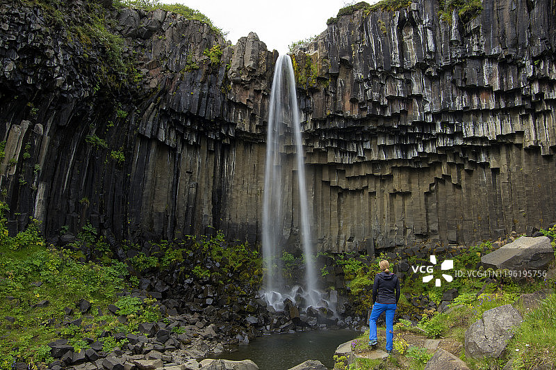 斯瓦蒂瀑布：斯卡夫塔费尔国家公园，瓦特纳冰川国家公园，冰岛图片素材