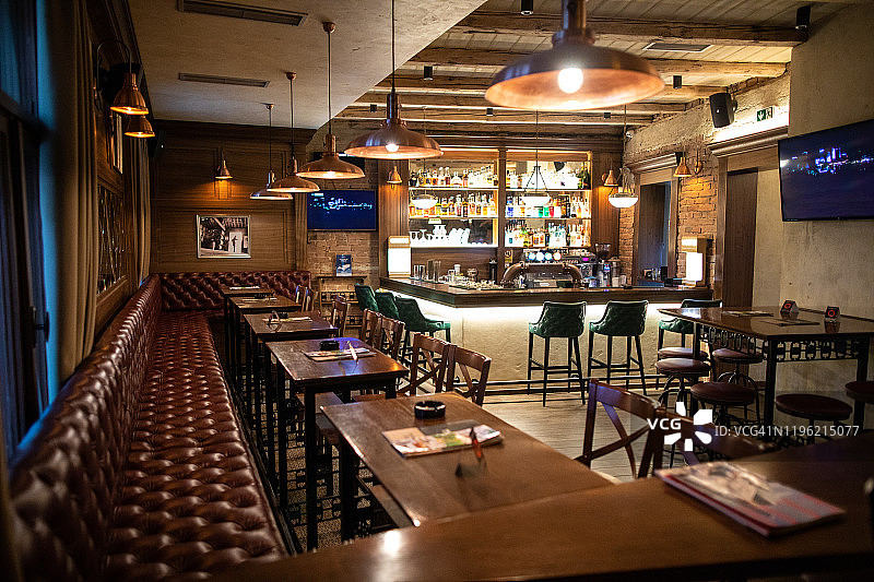 没有顾客的酒吧内部图片素材