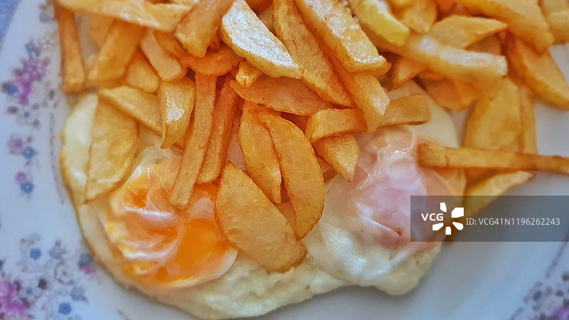 自制炸土豆配煎蛋图片素材