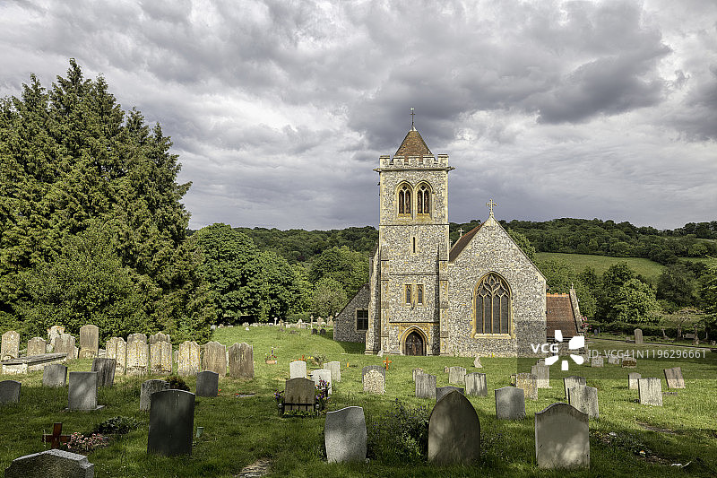英格兰白金汉郡奇尔特恩斯休根登谷圣米迦勒及所有天使教堂图片素材