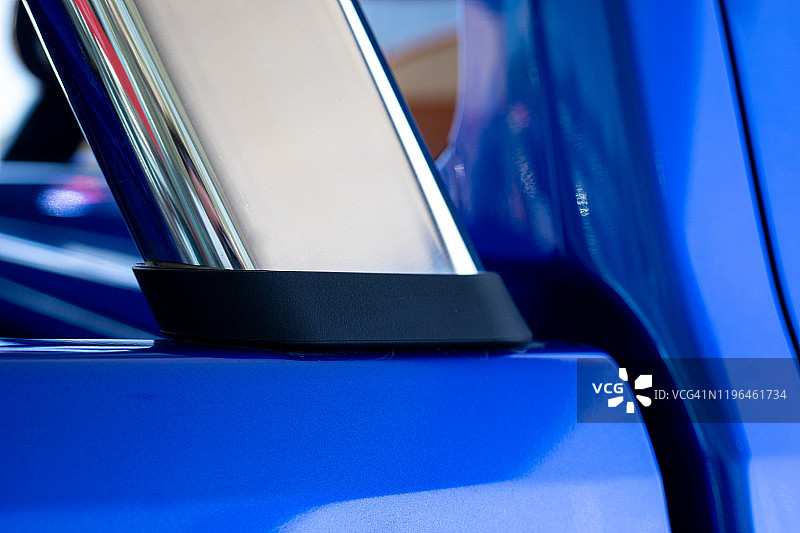 越野车后保险杠特写图片素材