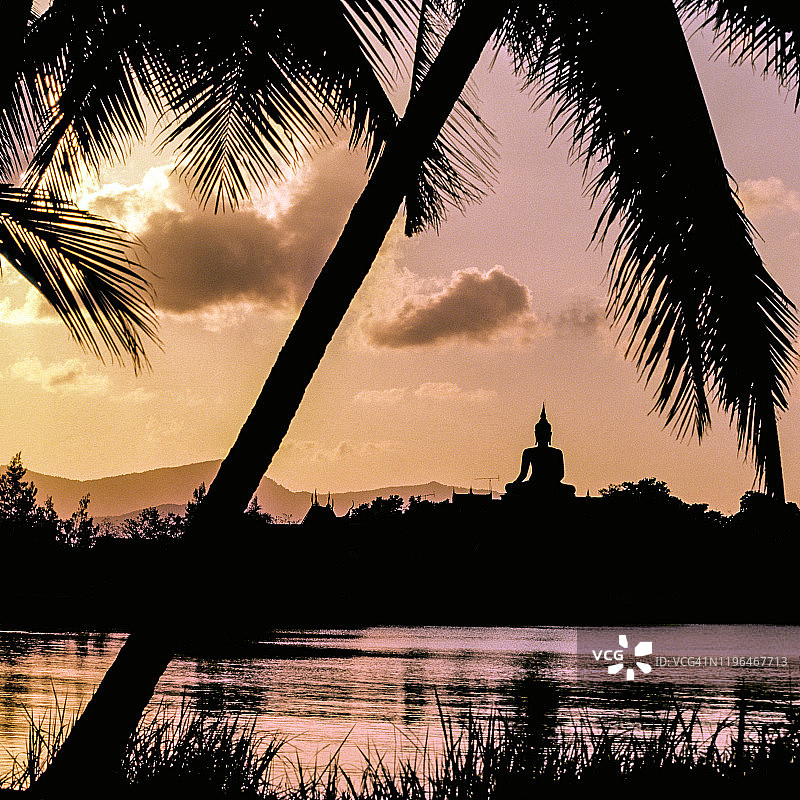 泰国苏梅岛上的佛像图片素材