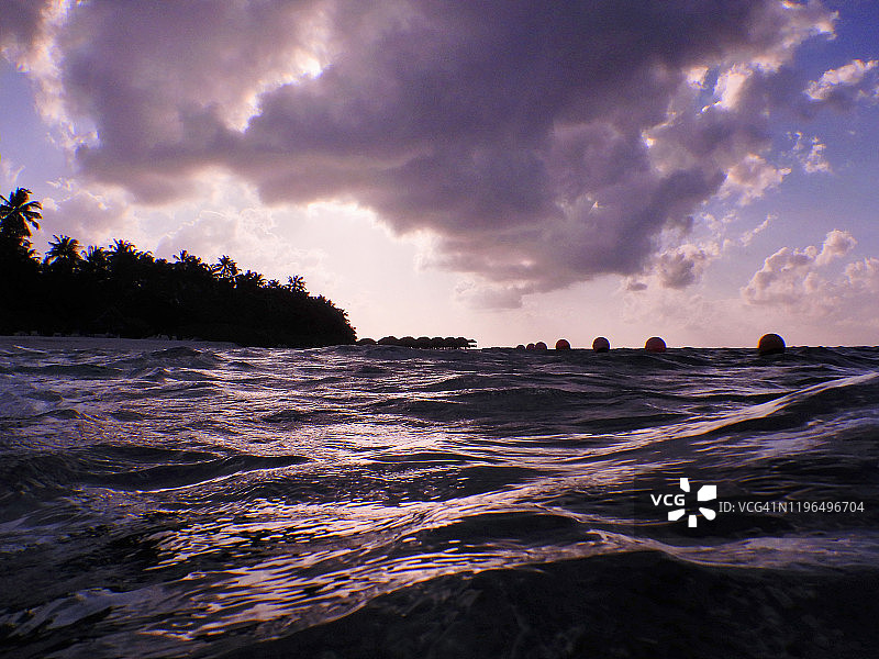 马尔代夫菲哈后岛海滩日落图片素材