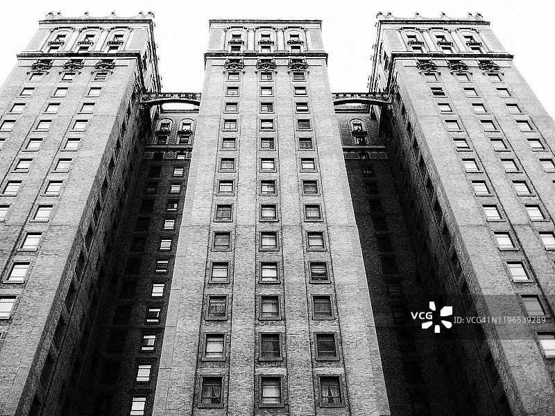 纽约市曼哈顿中城的战前高层公寓楼图片素材