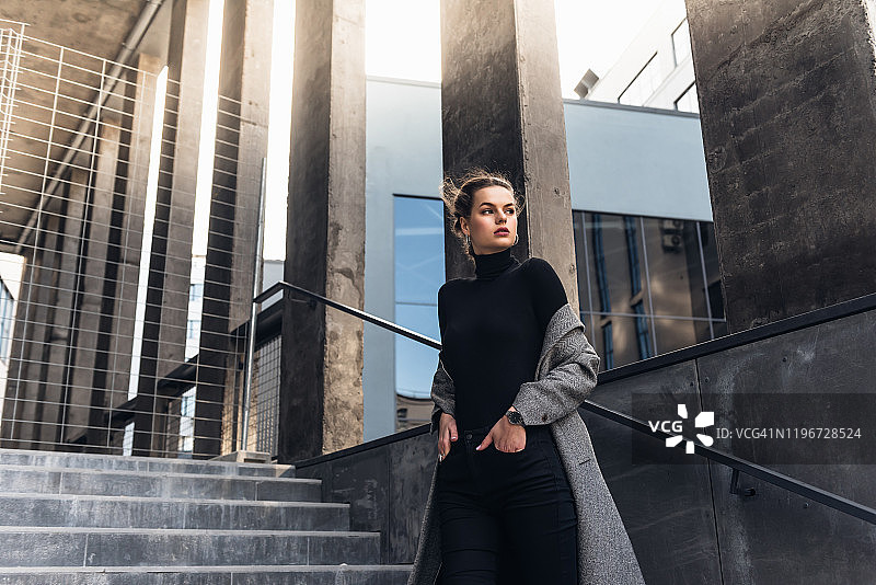 成功的女商人肖像图片素材