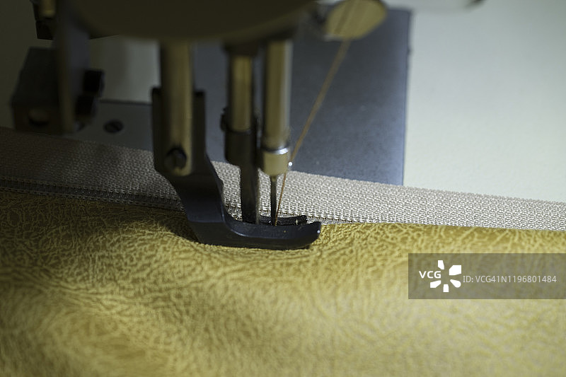 机器缝拉链图片素材