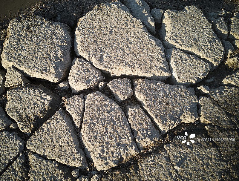 地面混凝土裂缝图片素材