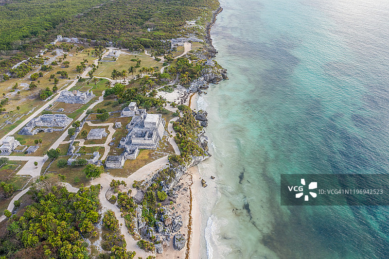 墨西哥图卢姆遗址埃尔卡斯蒂略的无人机鸟瞰图图片素材