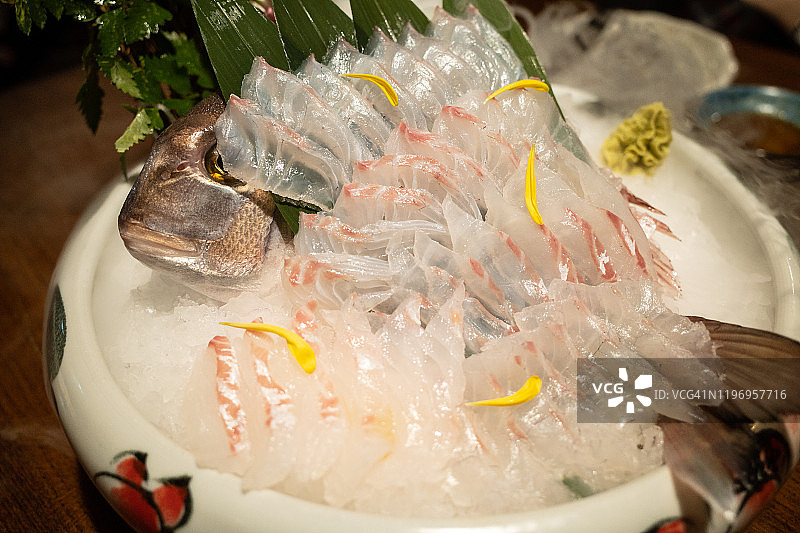 晚餐生鱼片鲷鱼图片素材