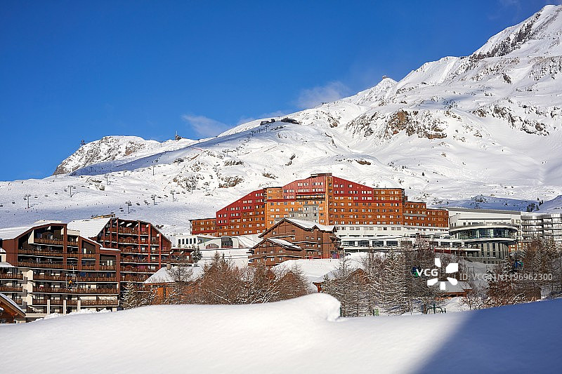 阿尔普迪埃滑雪胜地的风景图片素材