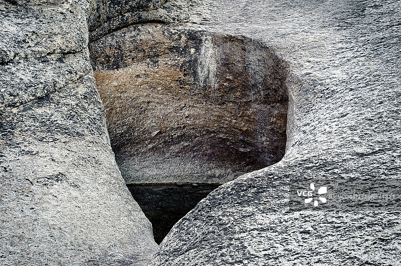 优胜美地国家公园图奥勒米河达纳支流花岗岩河床上的深水侵蚀坑图片素材