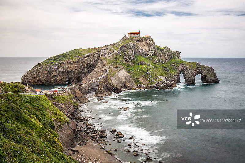 西班牙比斯开湾的加兹特鲁加特岛图片素材