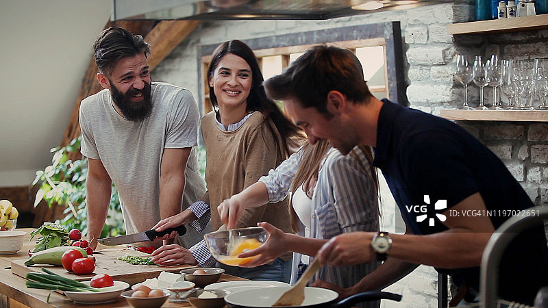 准备午餐时间图片素材