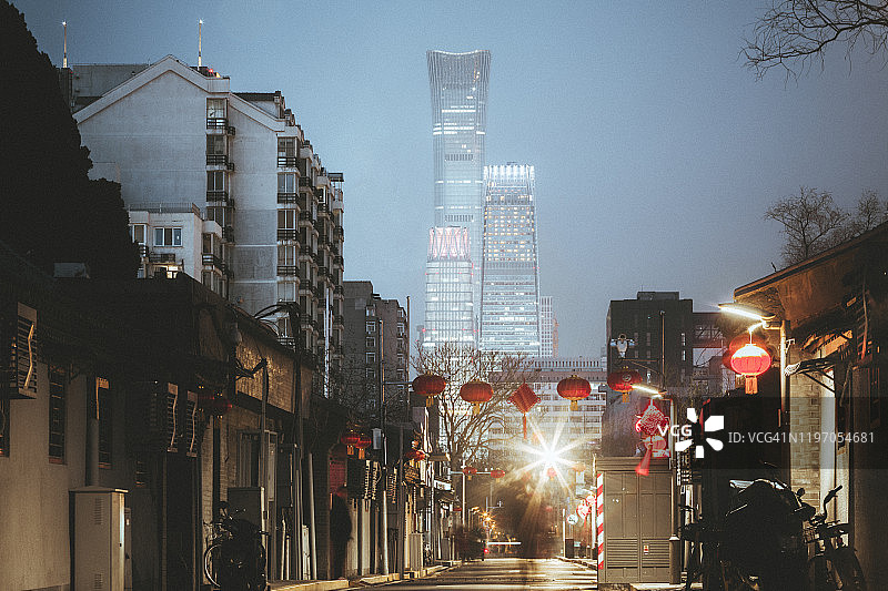 北京胡同的现代建筑与传统建筑图片素材