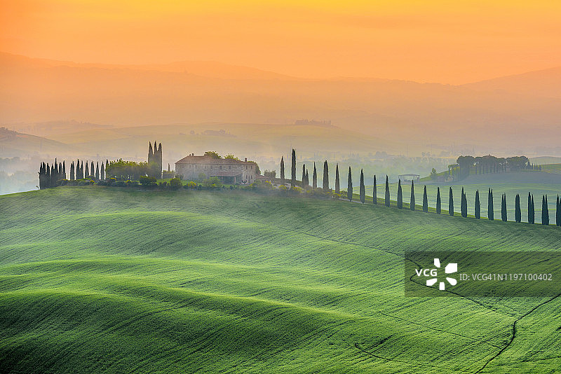 意大利托斯卡纳美丽的夏日风光图片素材