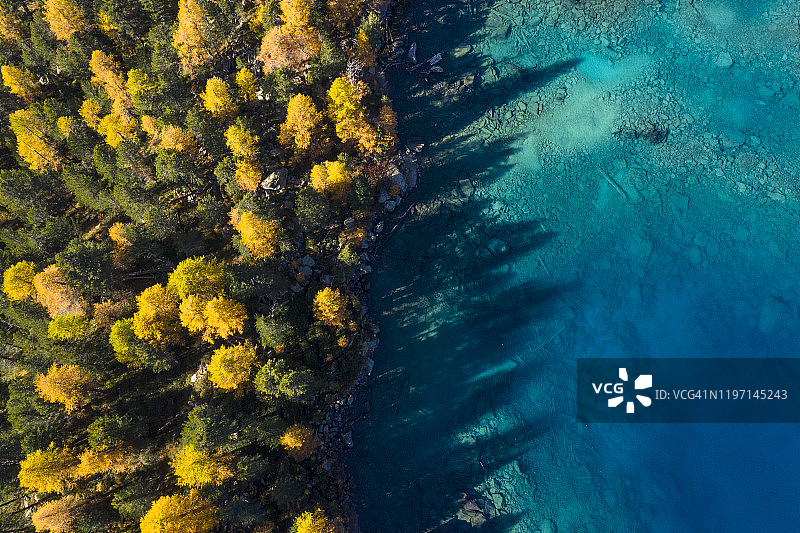瑞士索塞奥高山湖的鸟瞰图图片素材