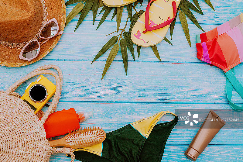 俯视视角：女士夏季用品图片素材