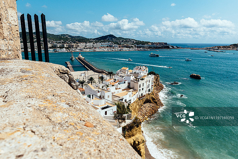 萨佩尼亚街区岩石上的房屋，达尔特维拉老城图片素材