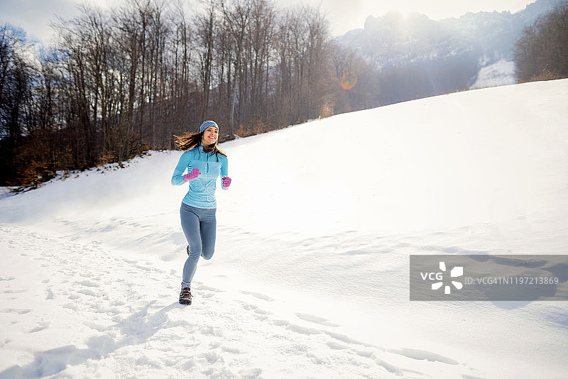 现在挥洒汗水，未来闪耀光芒！图片素材