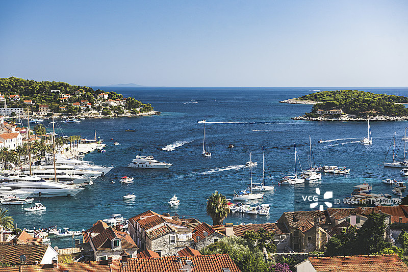 夏季克罗地亚赫瓦尔美丽古镇风光图片素材