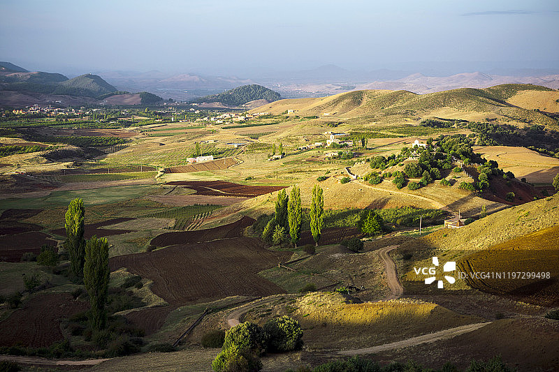 伊夫兰，摩洛哥中阿特拉斯山脉图片素材