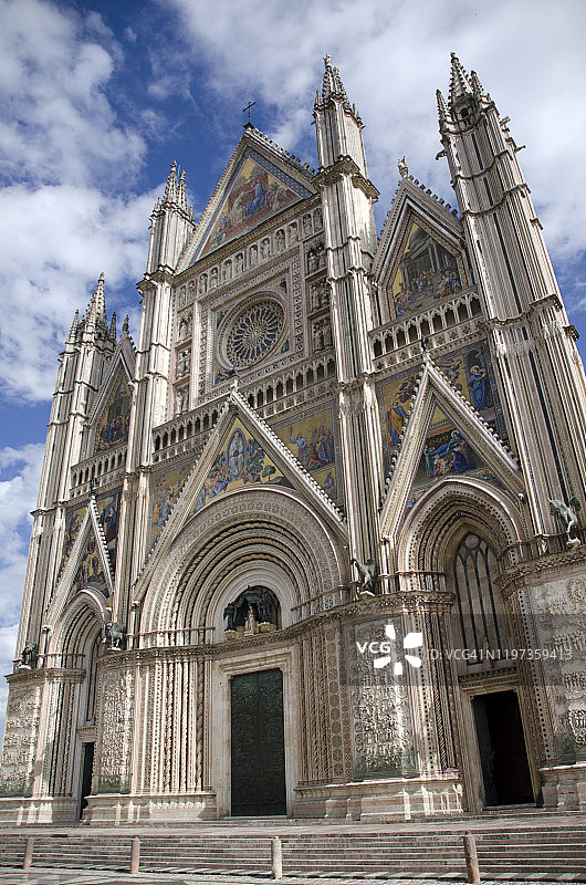 14世纪的奥尔维耶托大教堂图片素材