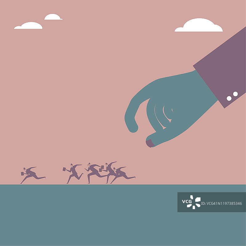 一群人在巨手的阴影下逃离图片素材