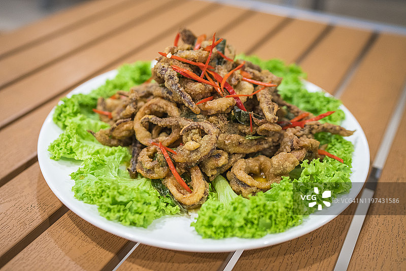 中式东南亚风味炸鱿鱼圈图片素材
