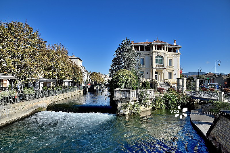 索尔格河畔利勒美丽河景房图片素材