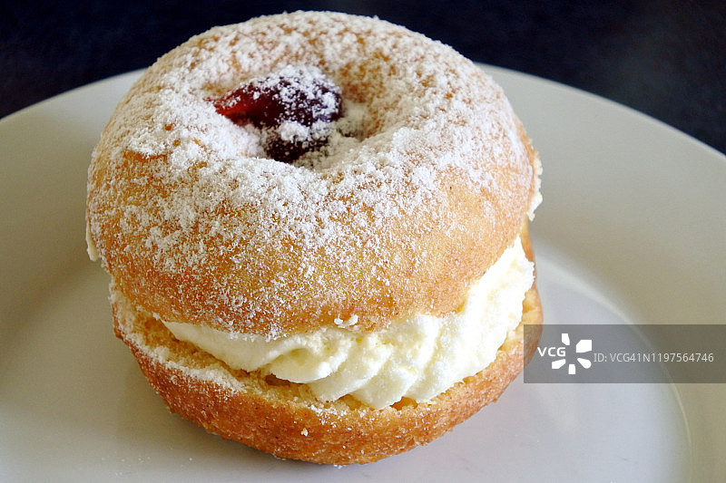 奶油甜甜圈图片素材