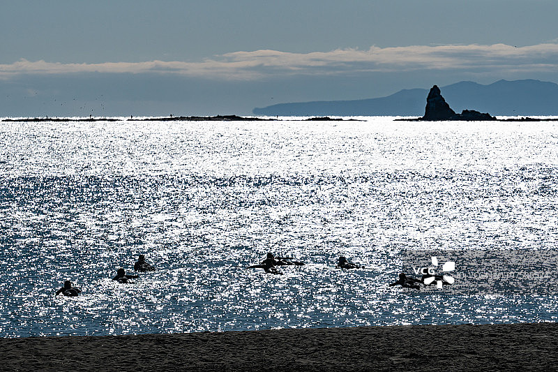 日本神奈川县的岩石岛屿图片素材
