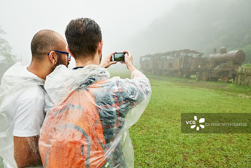 拍摄废弃火车站图片素材