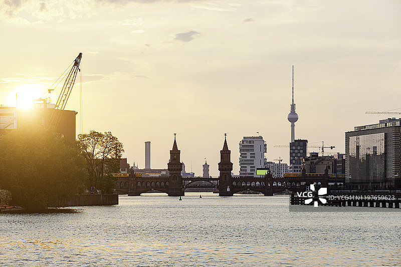 柏林城市景观奥伯鲍姆桥图片素材