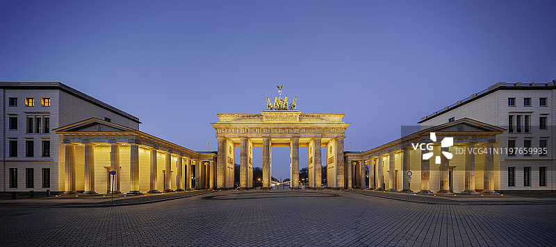 德国柏林勃兰登堡门蓝色时刻图片素材