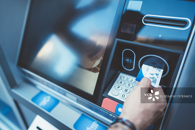 男人取款图片素材