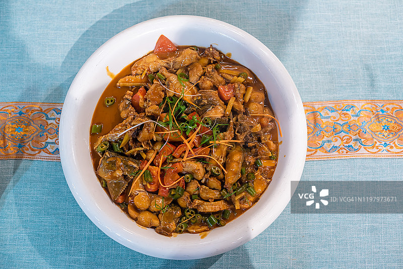 啤酒鱼：阳朔特色菜肴俯视图图片素材