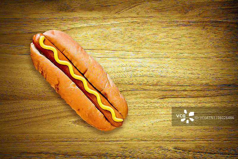 桌子上的热狗图片素材